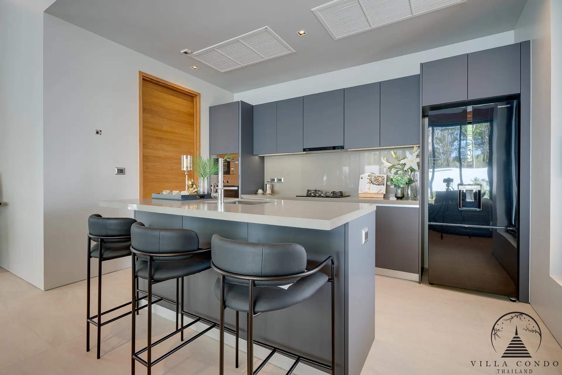 Elegant Dining Area at Botanica Modern Loft II