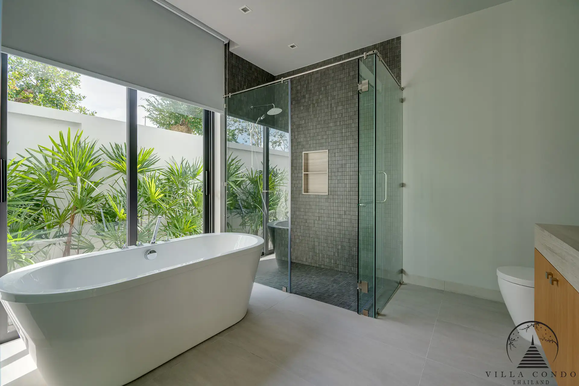 Luxurious Bathroom at Botanica Modern Loft II