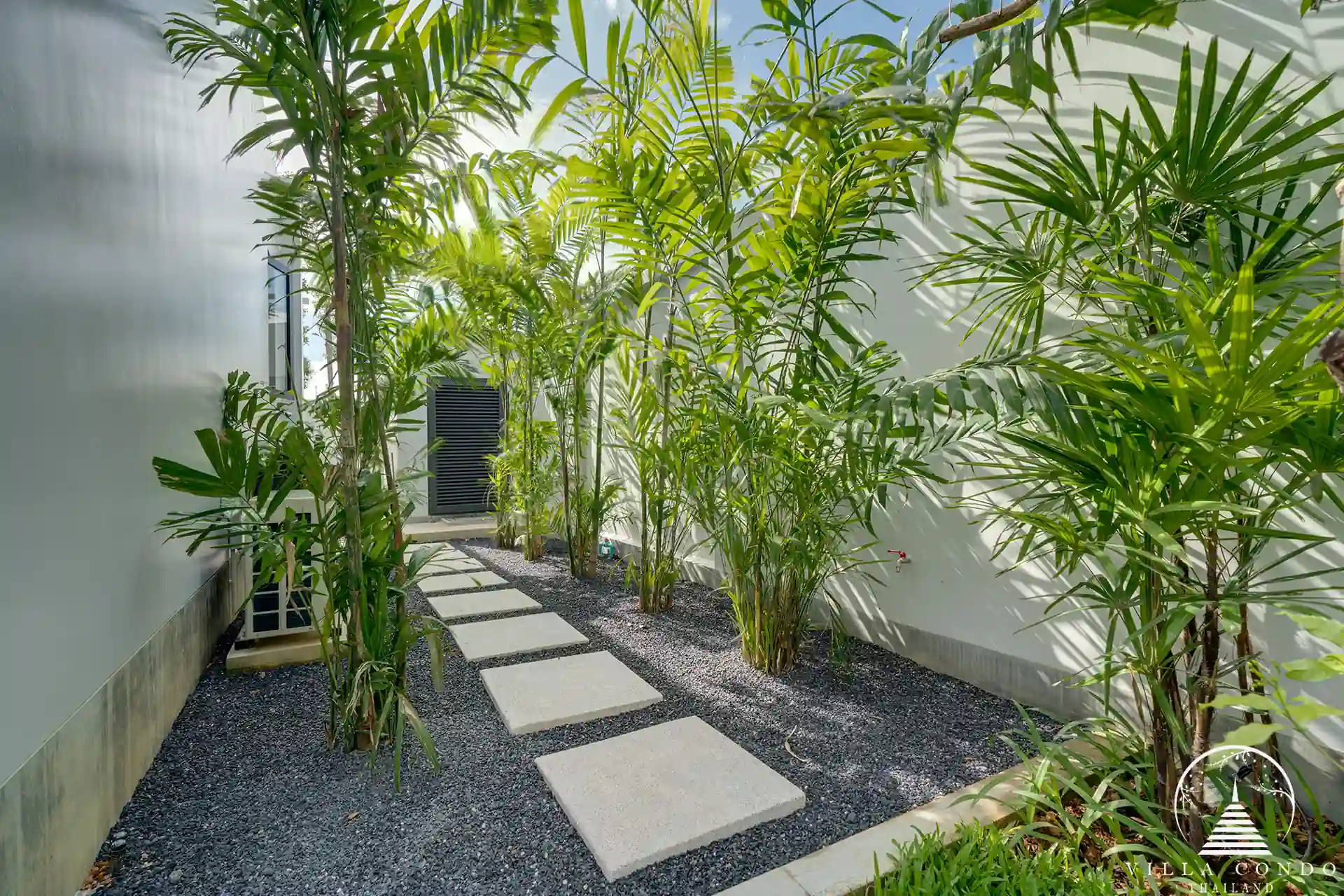 Exterior View of Botanica Modern Loft II