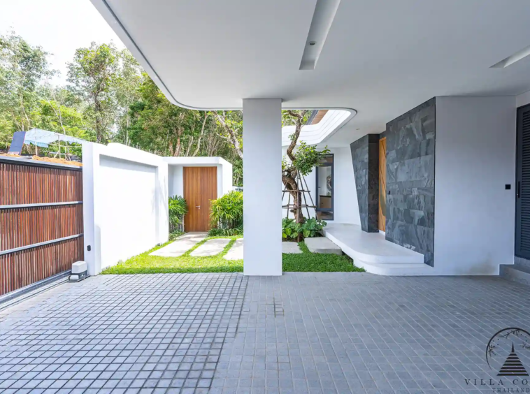 Convenient Private Parking at Botanica Ocean Valley
