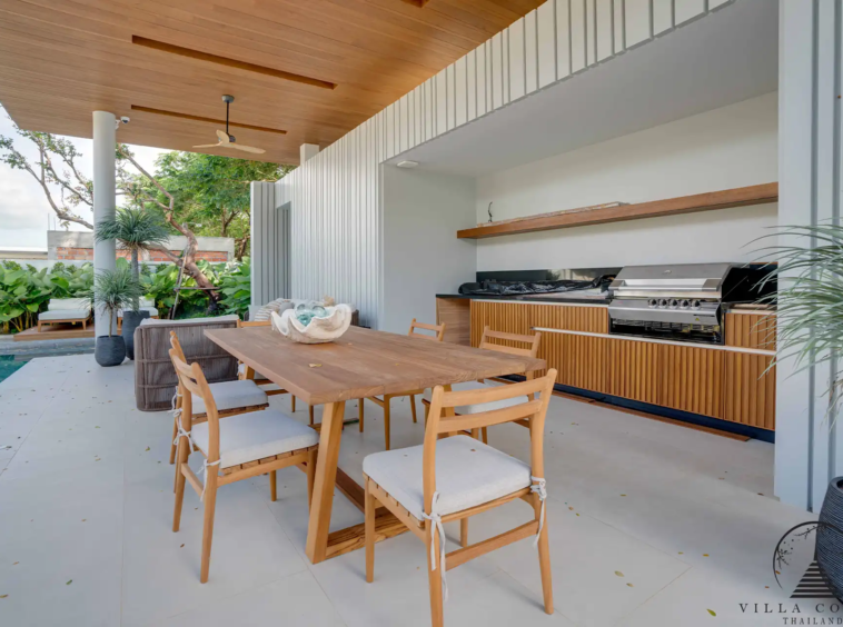 Serenity and Beauty in the Outdoor Area of Botanica Grand Avenue