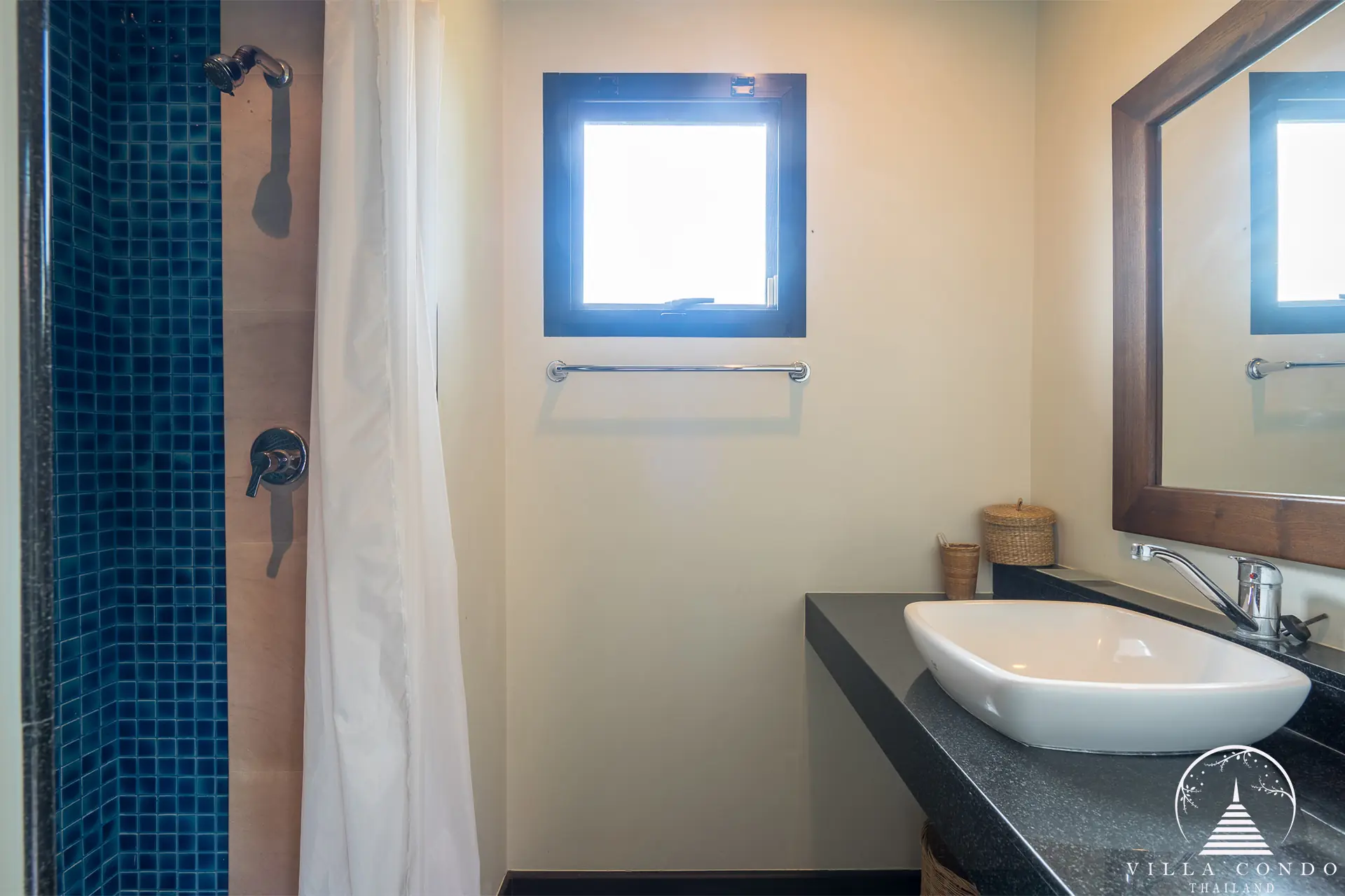 Thai Style 5-Bedroom Pool Villa near Nai harn Beach