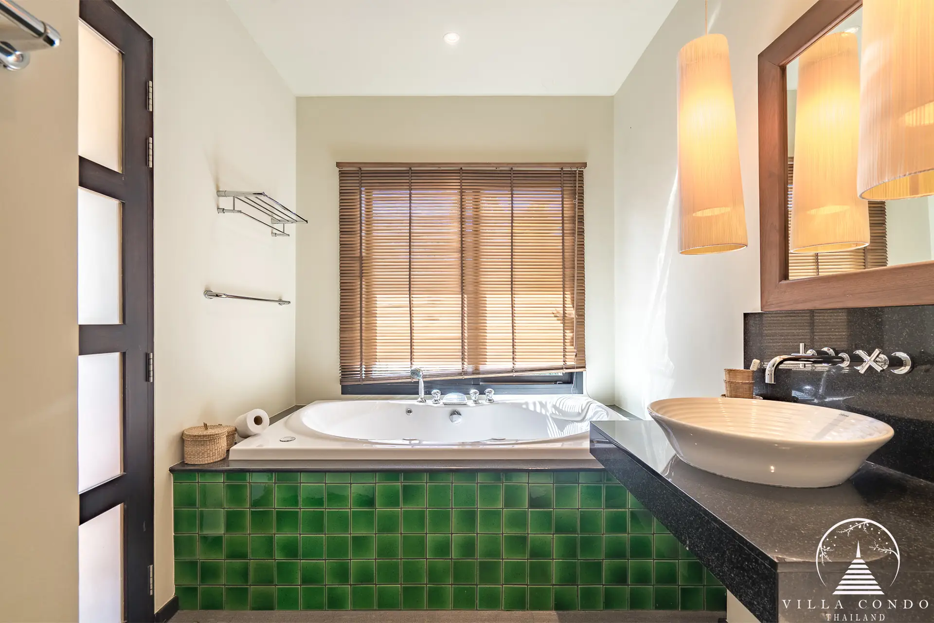 Thai Style 5-Bedroom Pool Villa near Nai harn Beach
