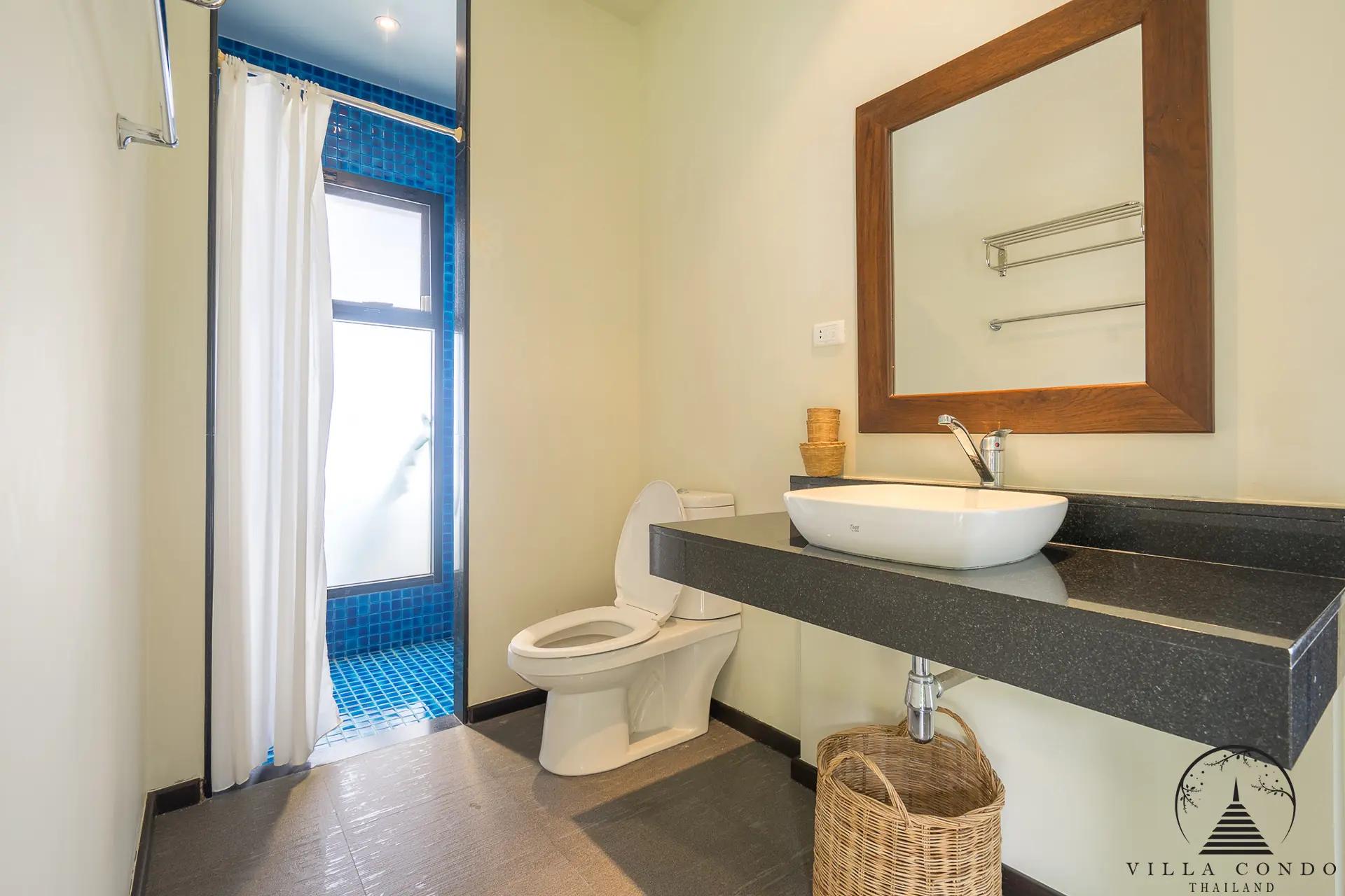Thai Style 5-Bedroom Pool Villa near Nai harn Beach