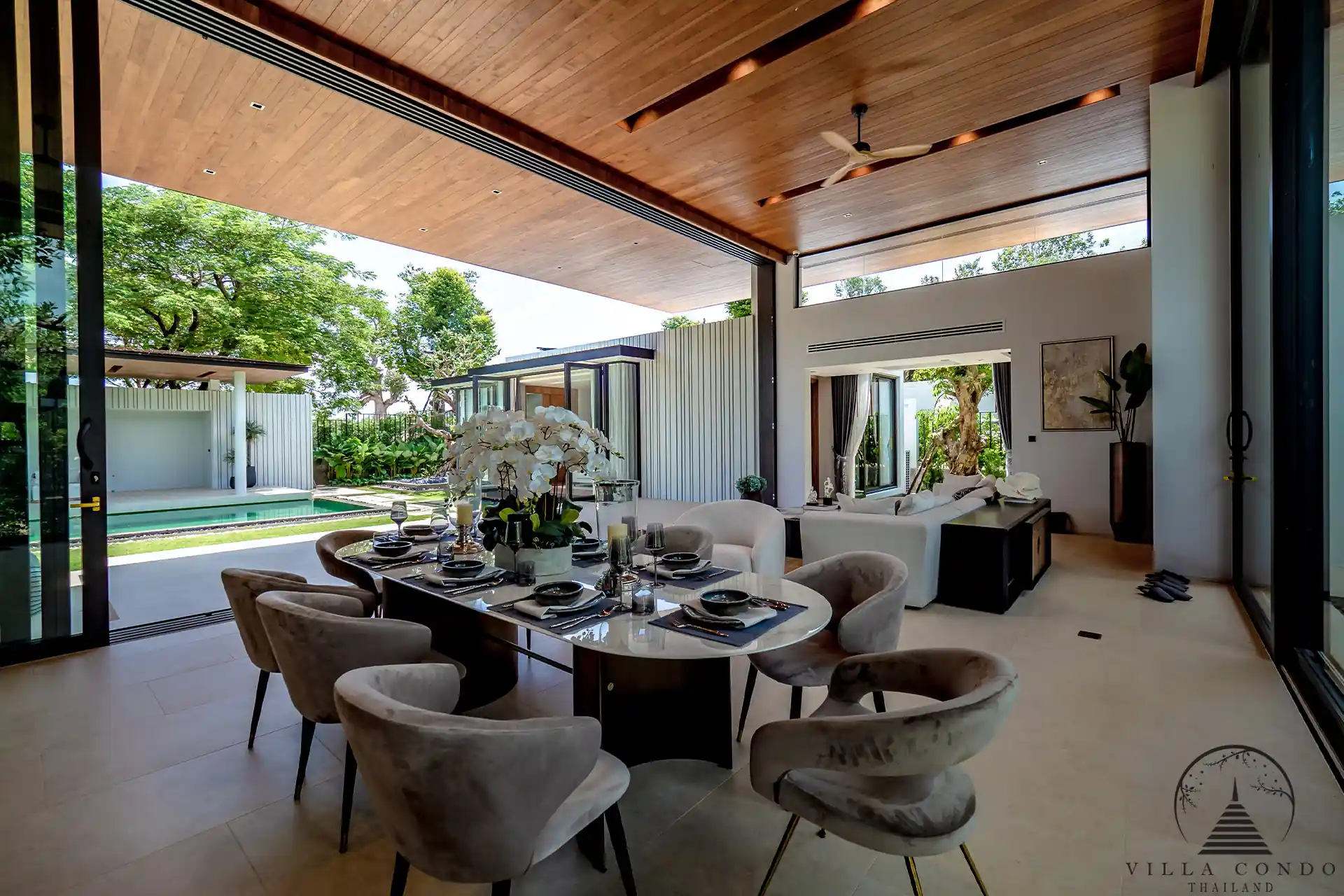 Elegant Dining Area at Botanica Foresta 2