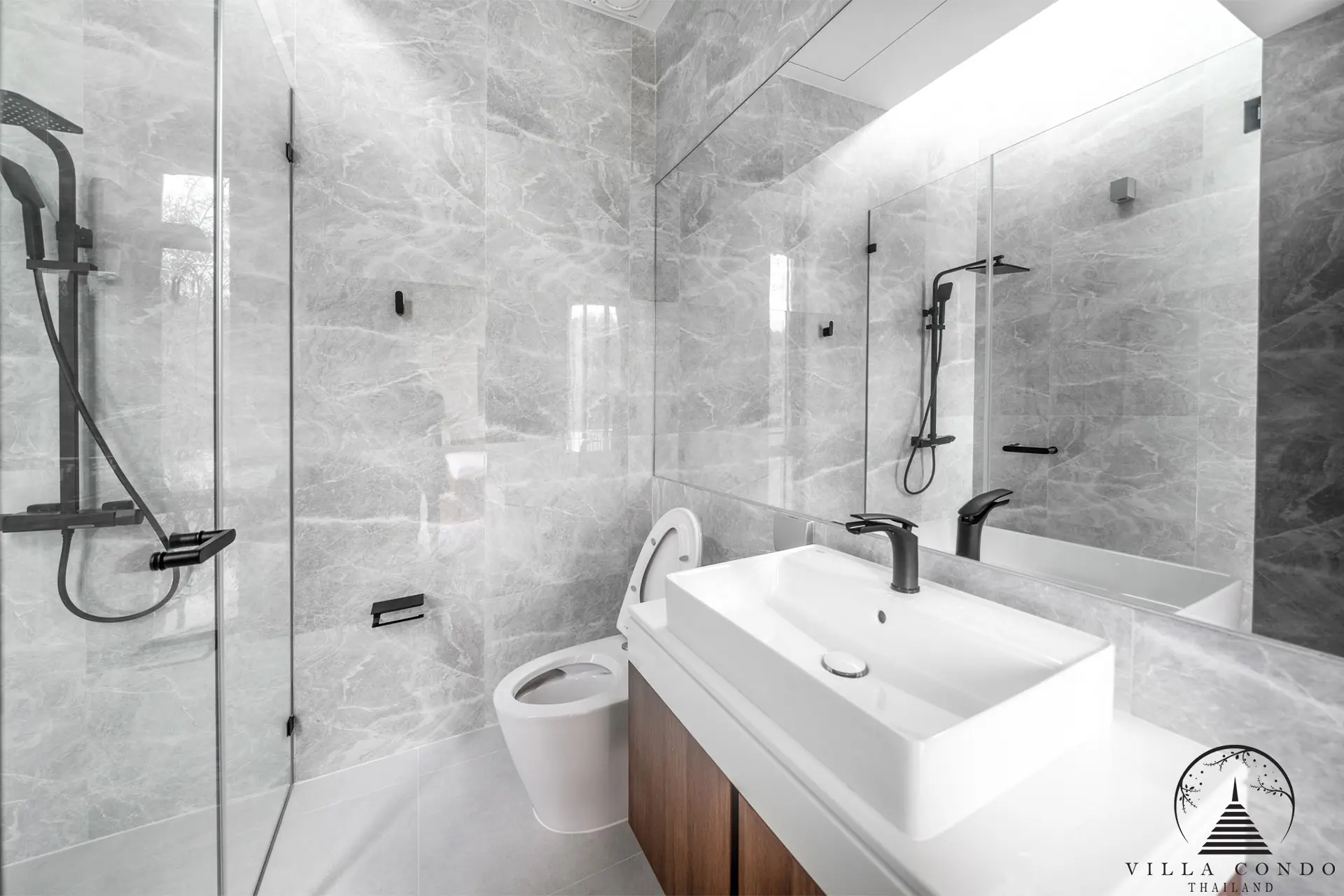 Luxurious Bathroom at Ansaya Phuket
