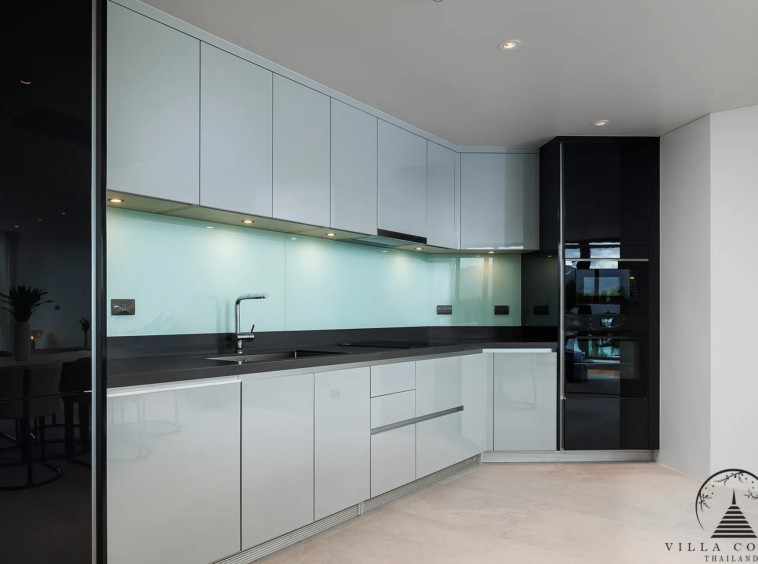 Modern Kitchen Design at Bluepoint Condo