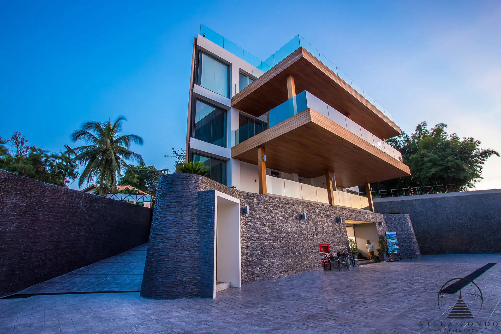 Spacious Project Area of Bluepoint Condo