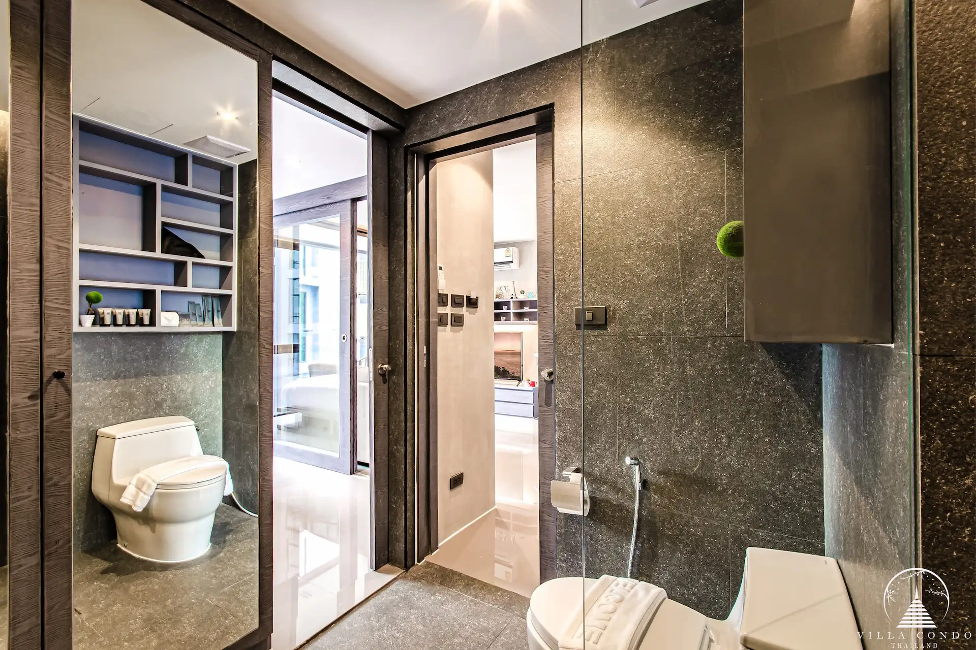 Luxurious Bathroom at Citygate Kamala