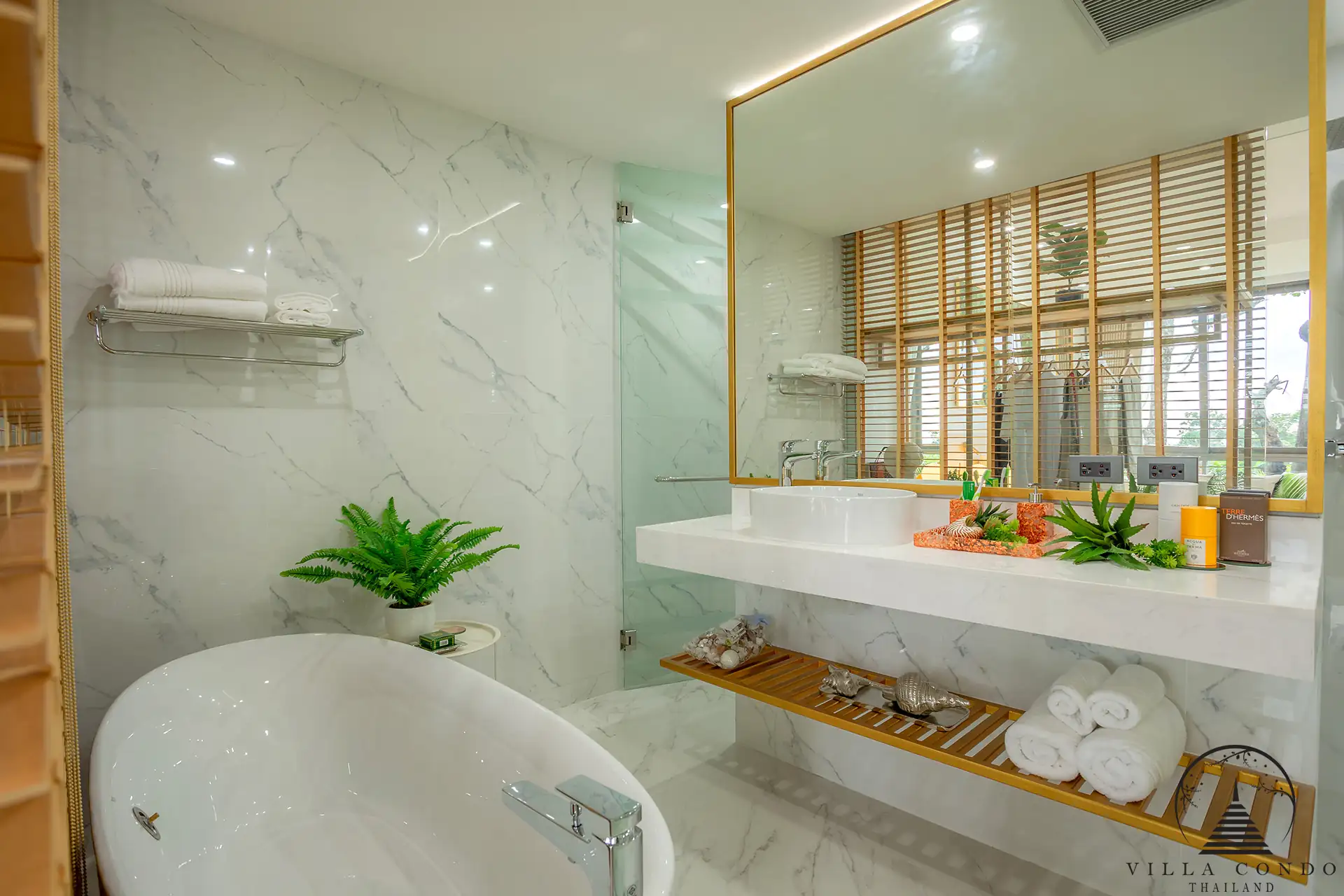 Luxurious Bathroom at Melia Karon Condominiums