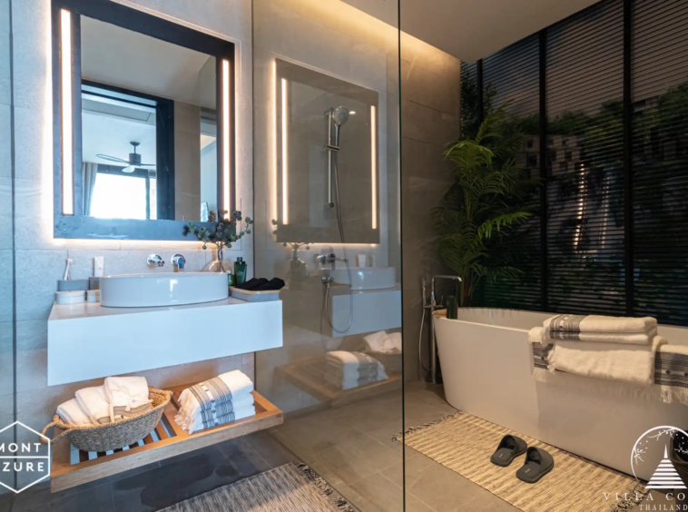 Luxurious Bathroom at MontAzure Lakeside