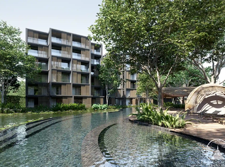 Inviting Common Pool at MontAzure Lakeside