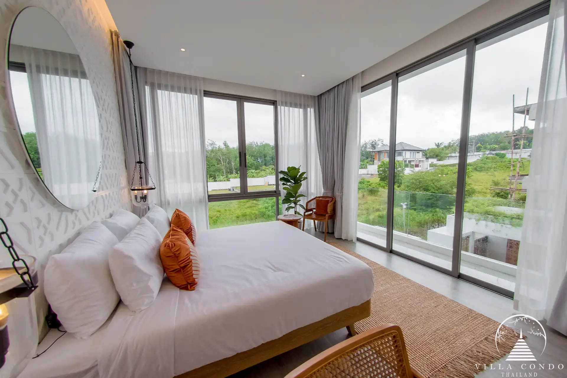 Luxurious master bedroom with elegant furnishings at Alisa Pool Villas.