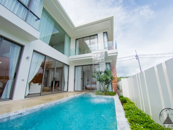 Exterior view of Alisa Pool Villas showcasing the modern Thai architecture.
