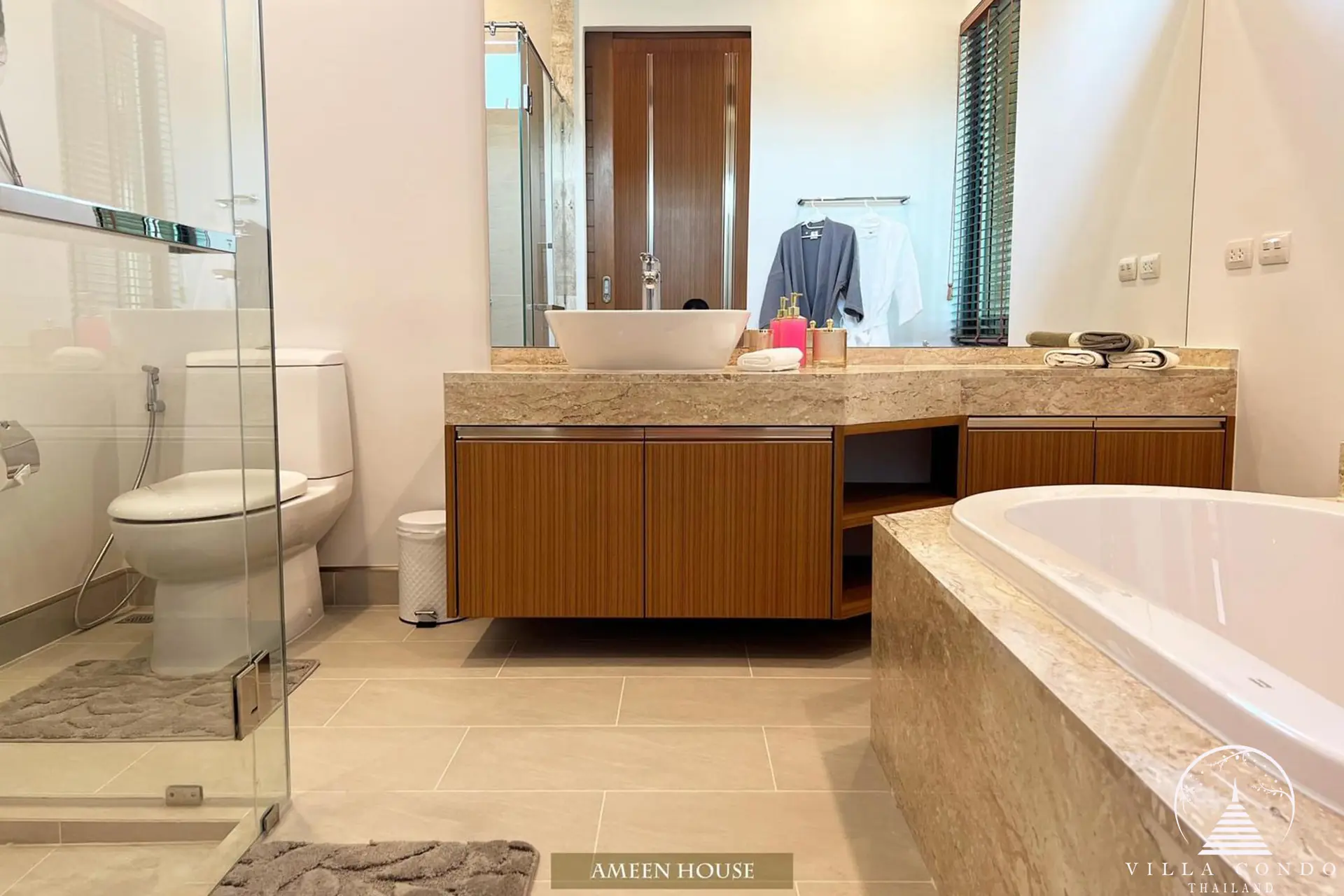 Ameen House Bathroom Luxurious bathroom with modern fixtures in Ameen House