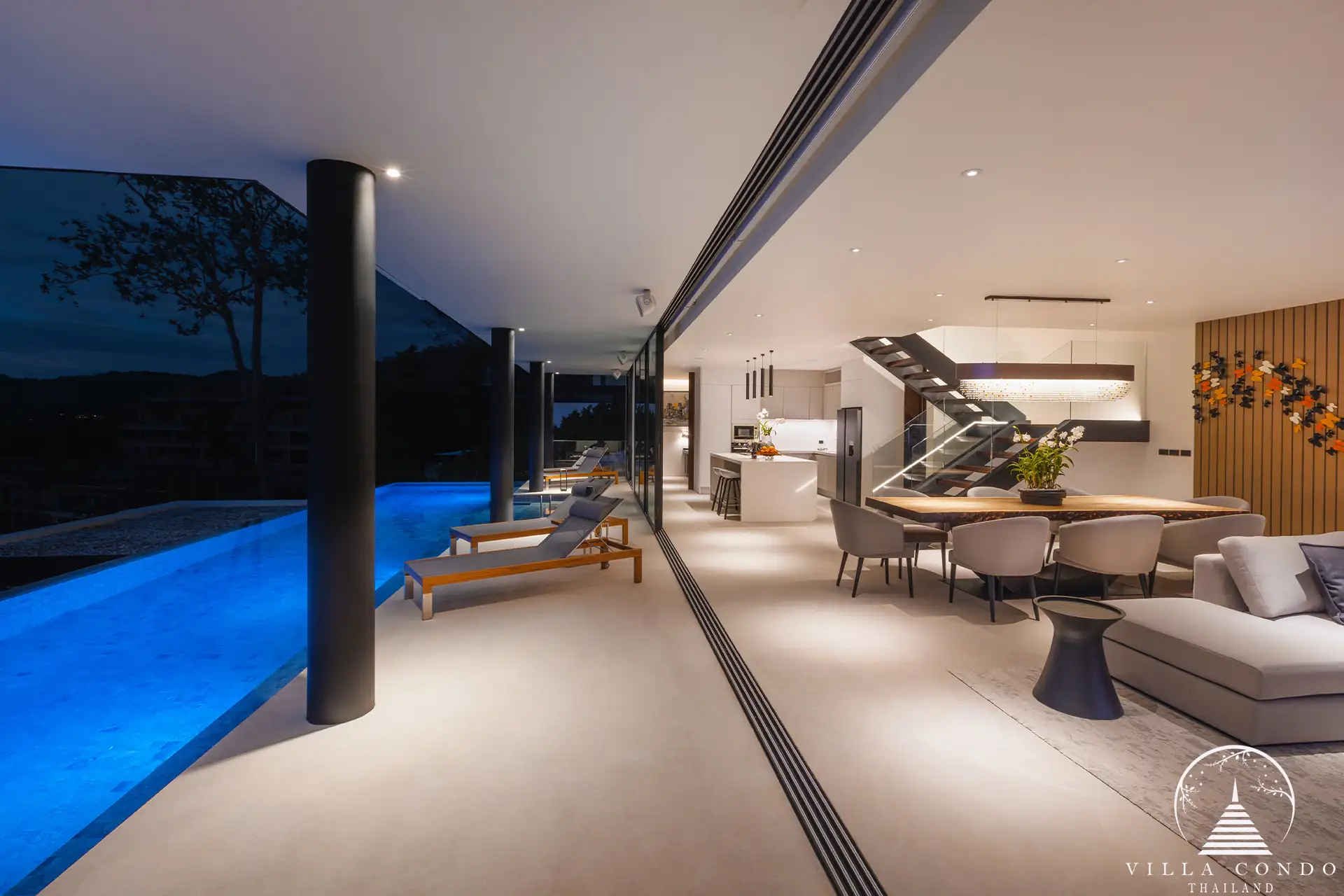 Outdoor entertainment area at ISOLA II villa