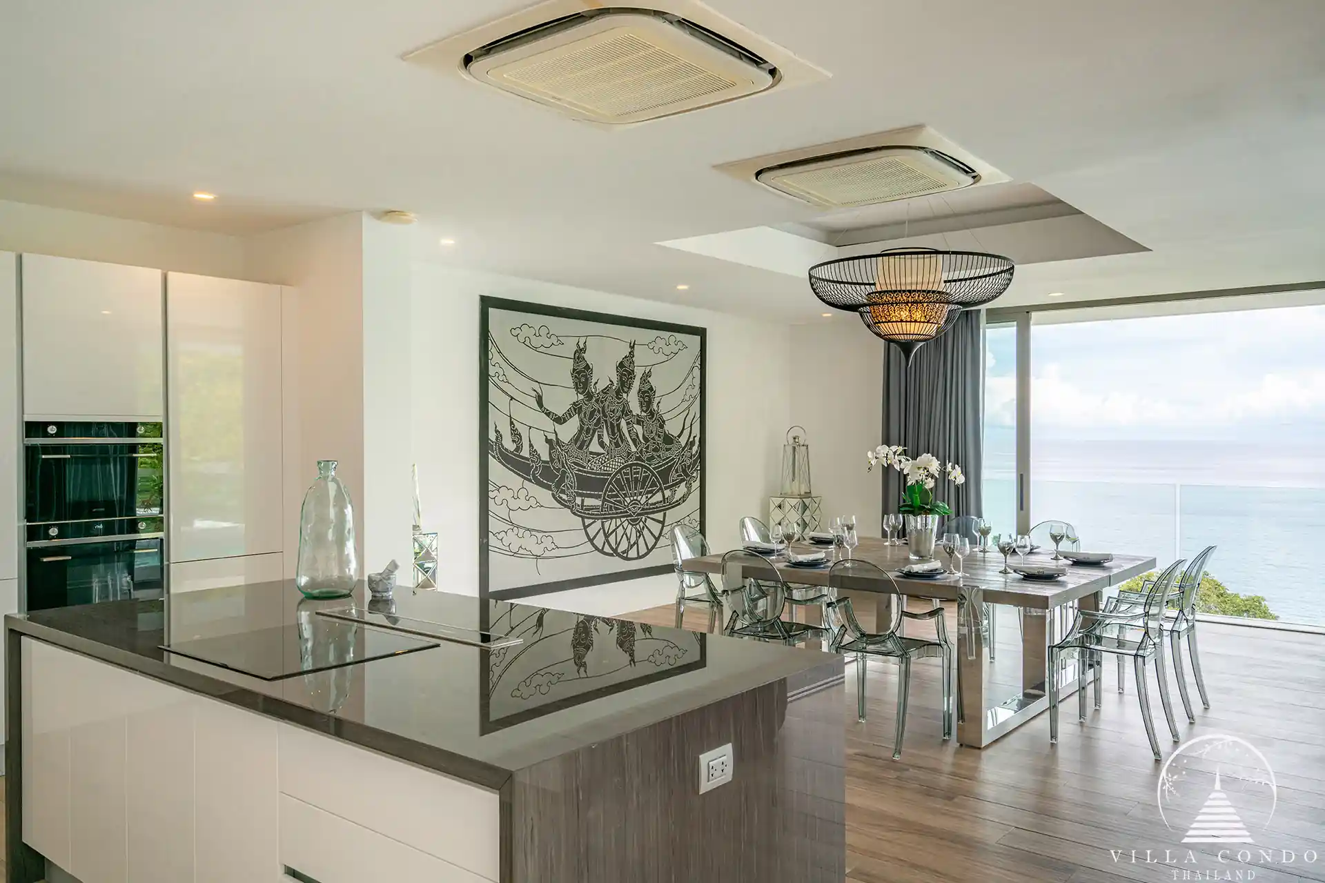 Dining area at Silver Moon Cape Amarin Kamala Headland