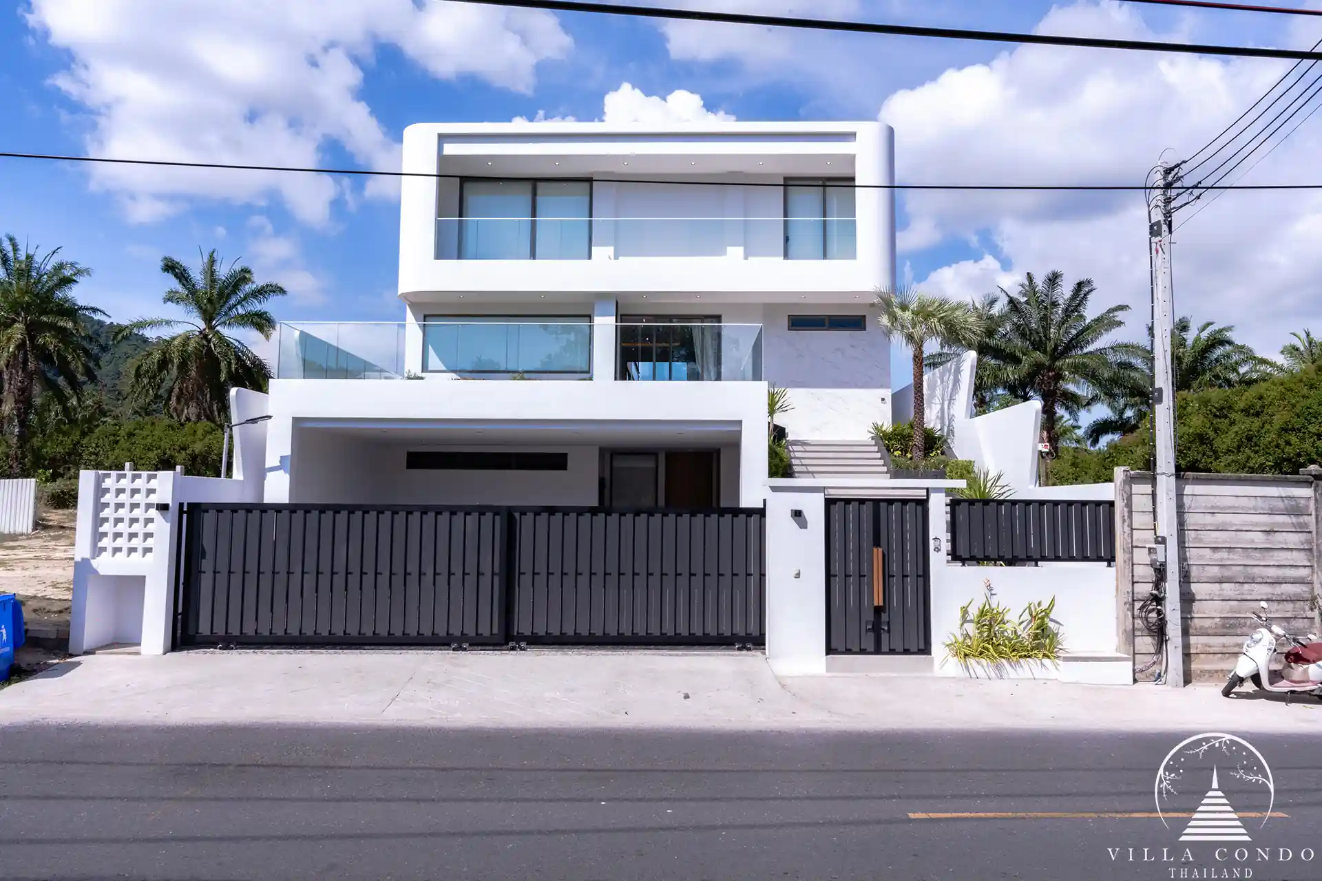 Grand entrance of The PRIVA Golf Course Villa.