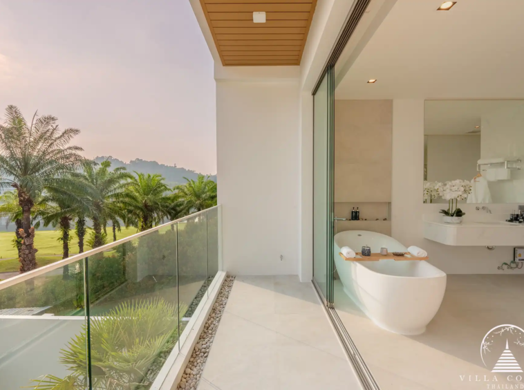 Balcony with a stunning mountain view in The PRIVA Golf Course Villa.