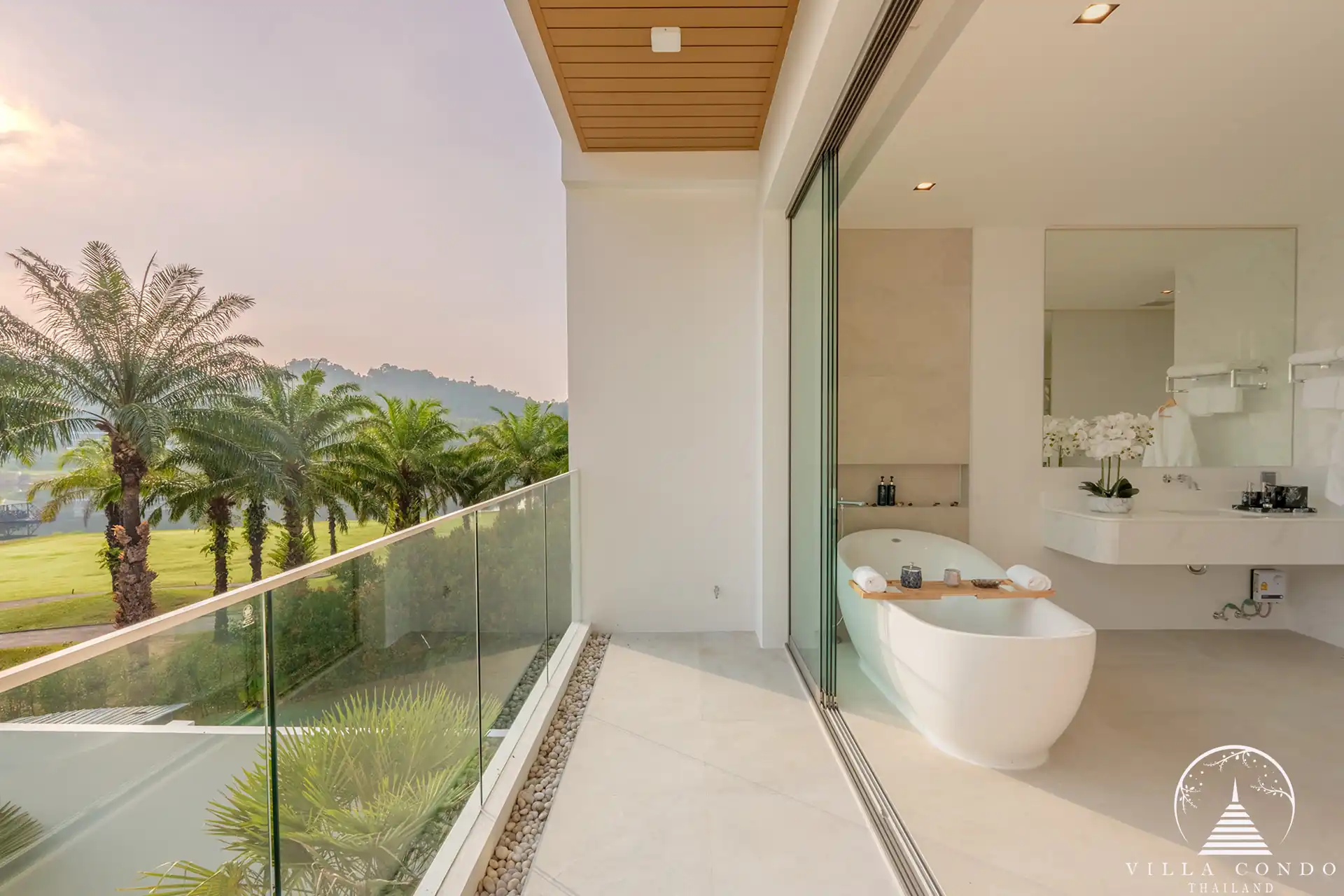 Balcony with a stunning mountain view in The PRIVA Golf Course Villa.