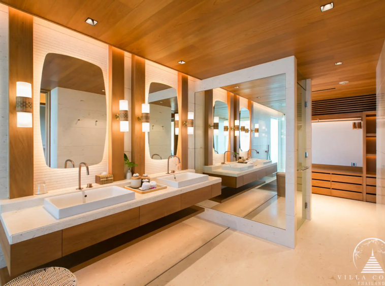 Luxurious bathroom in Villa Cascade Kamala Headland.
