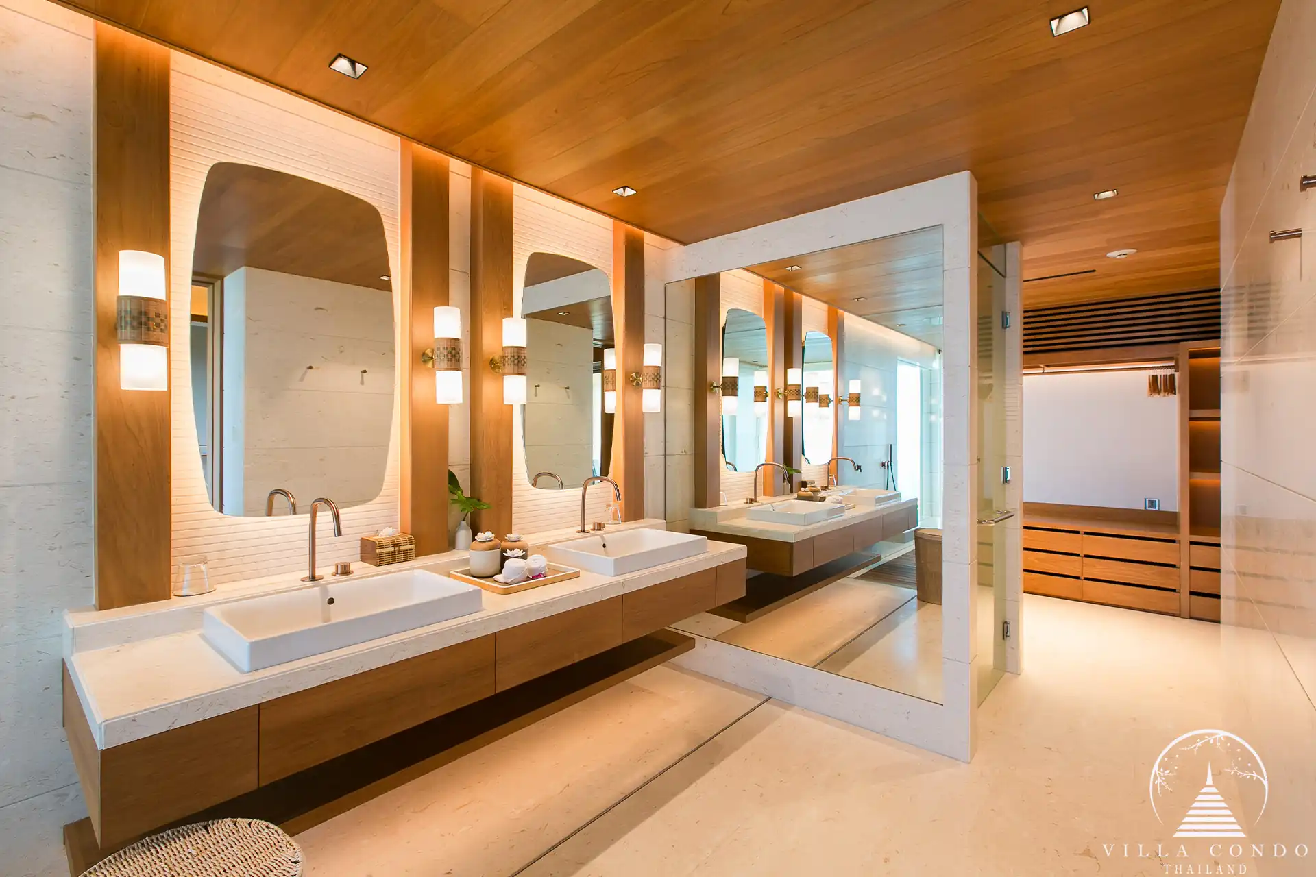 Luxurious bathroom in Villa Cascade Kamala Headland.