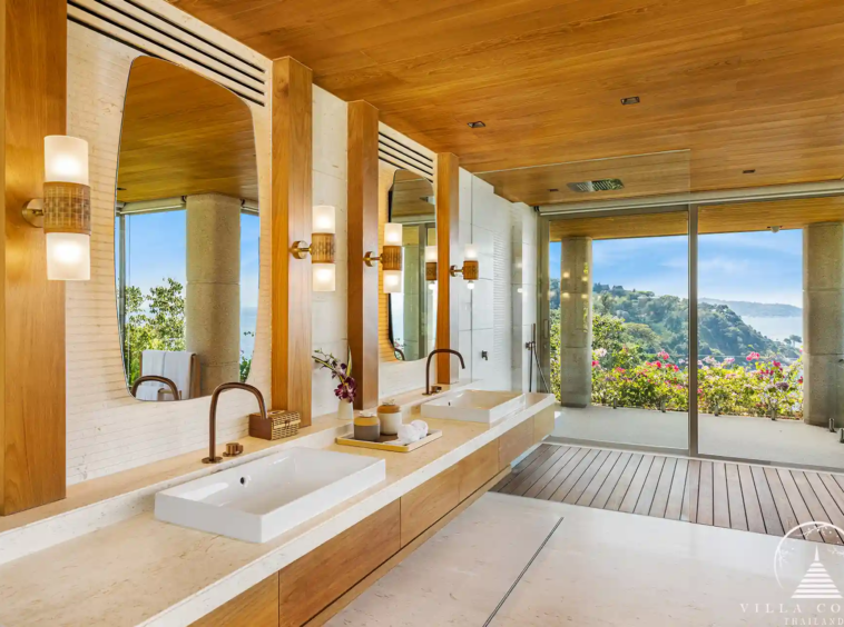 Luxurious bathroom in Villa Cascade Kamala Headland.