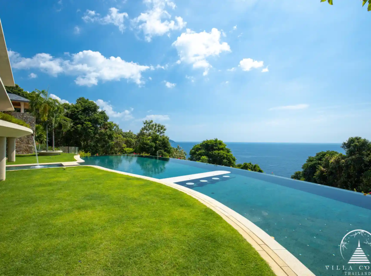 Infinity pool in Villa Cascade Kamala Headland.