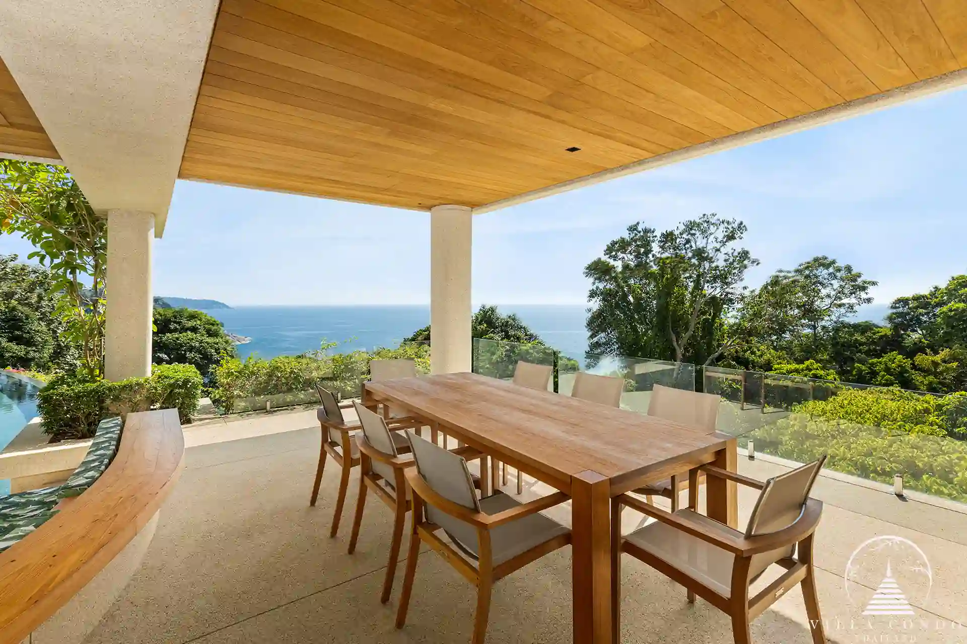 Elegant outdoor dining area in Villa Cascade Kamala Headland.