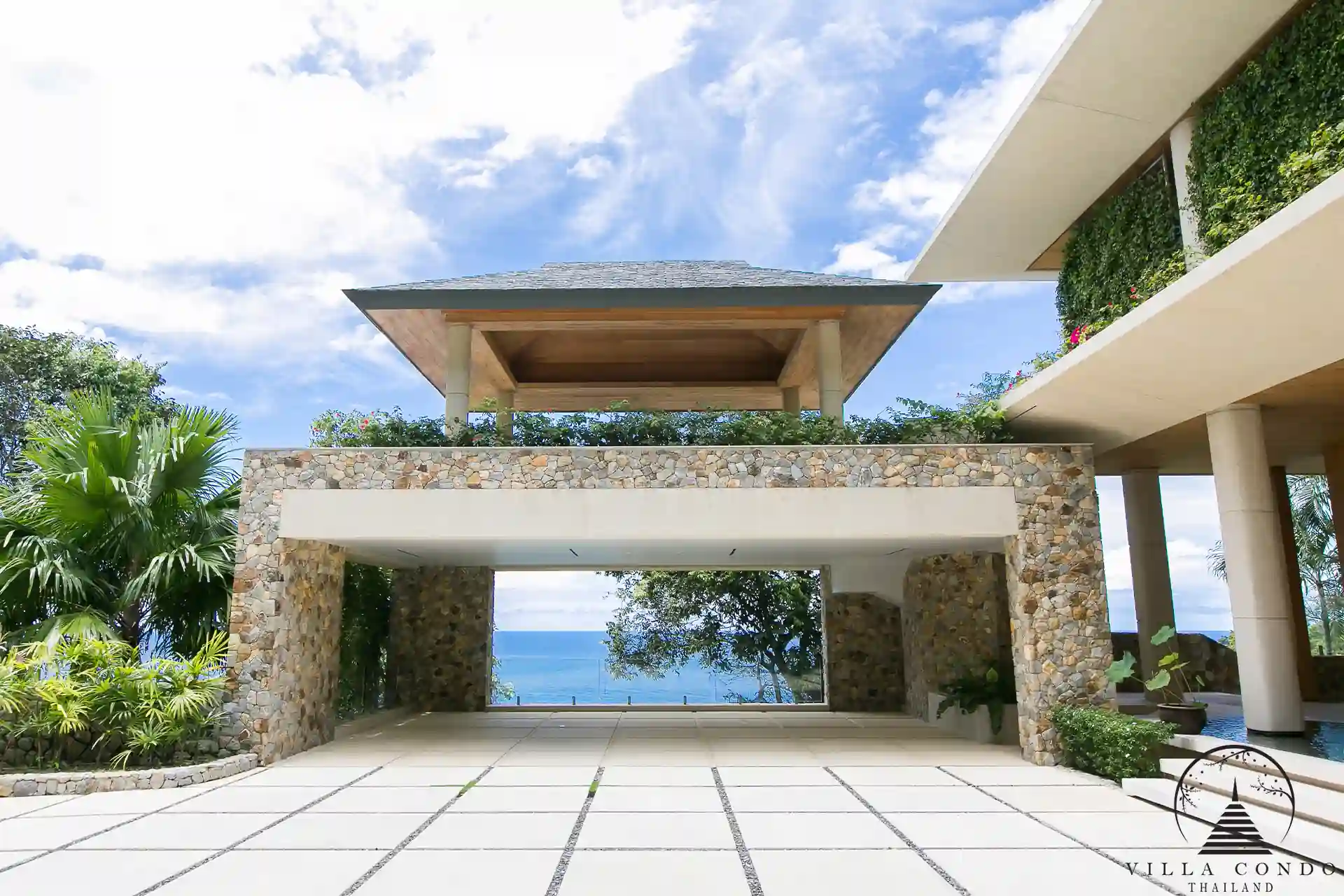 Secure private car park in Villa Cascade Kamala Headland.