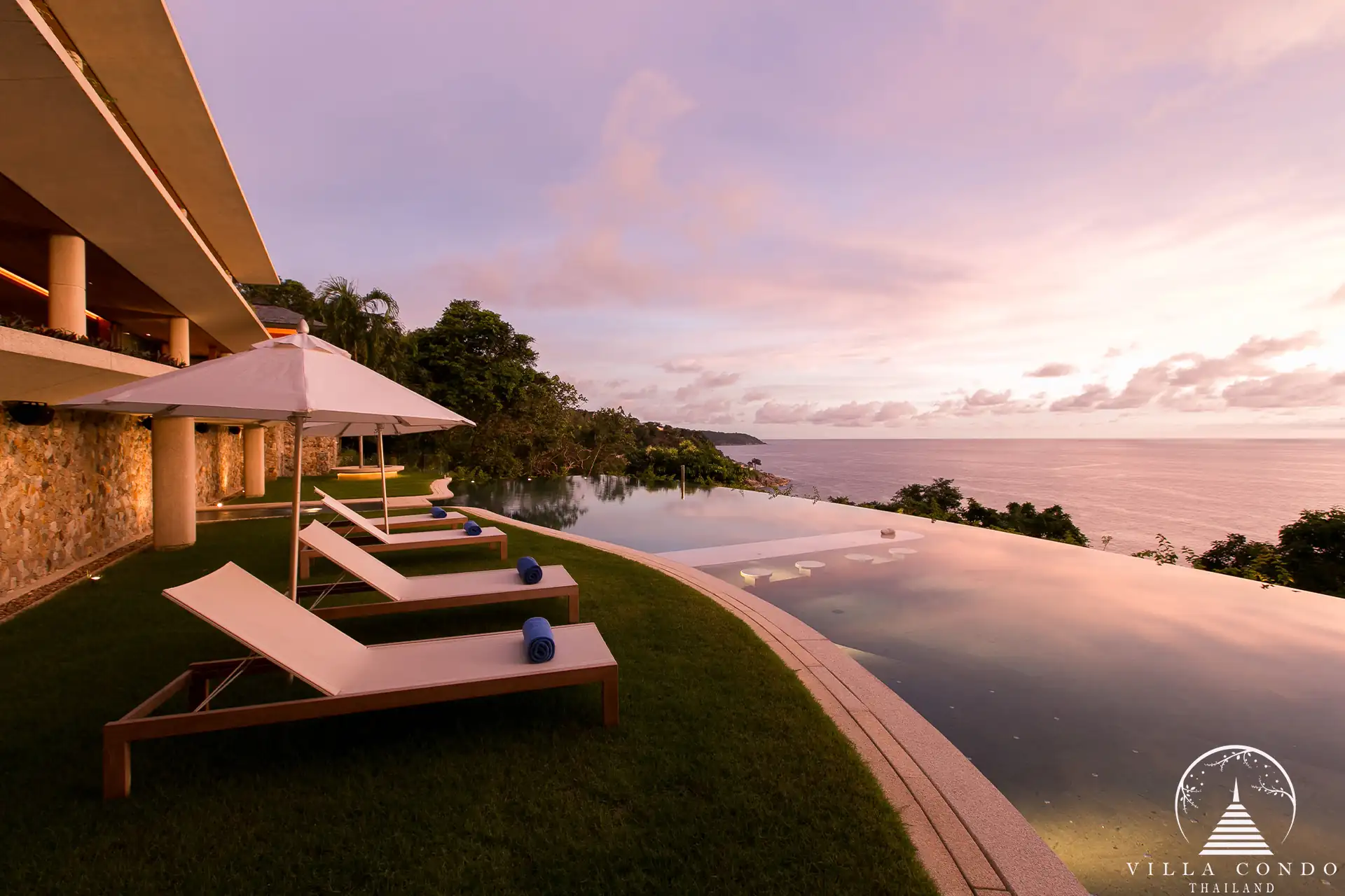 Infinity pool in Villa Cascade Kamala Headland.