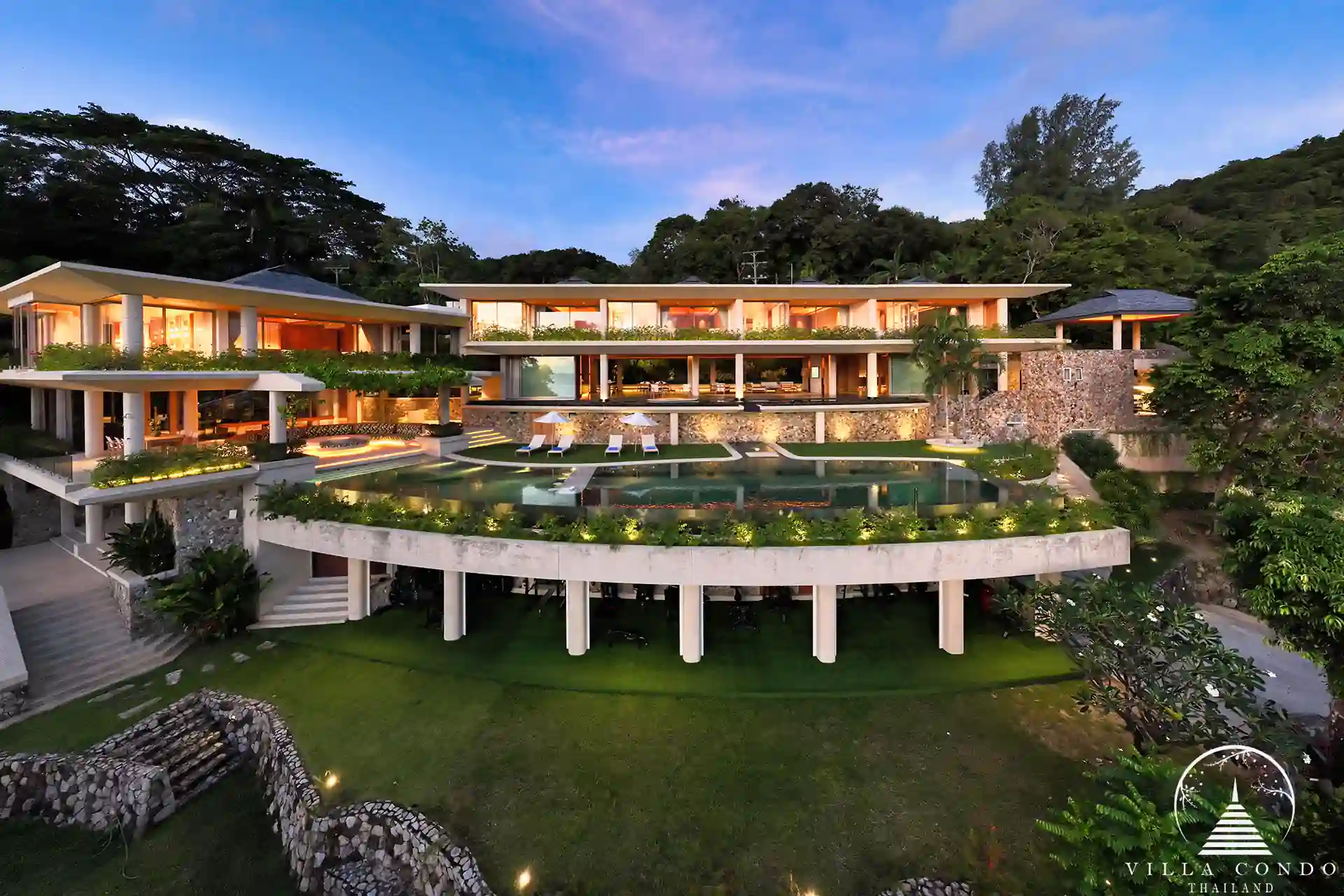 Villa Cascade Kamala Headland exterior view.