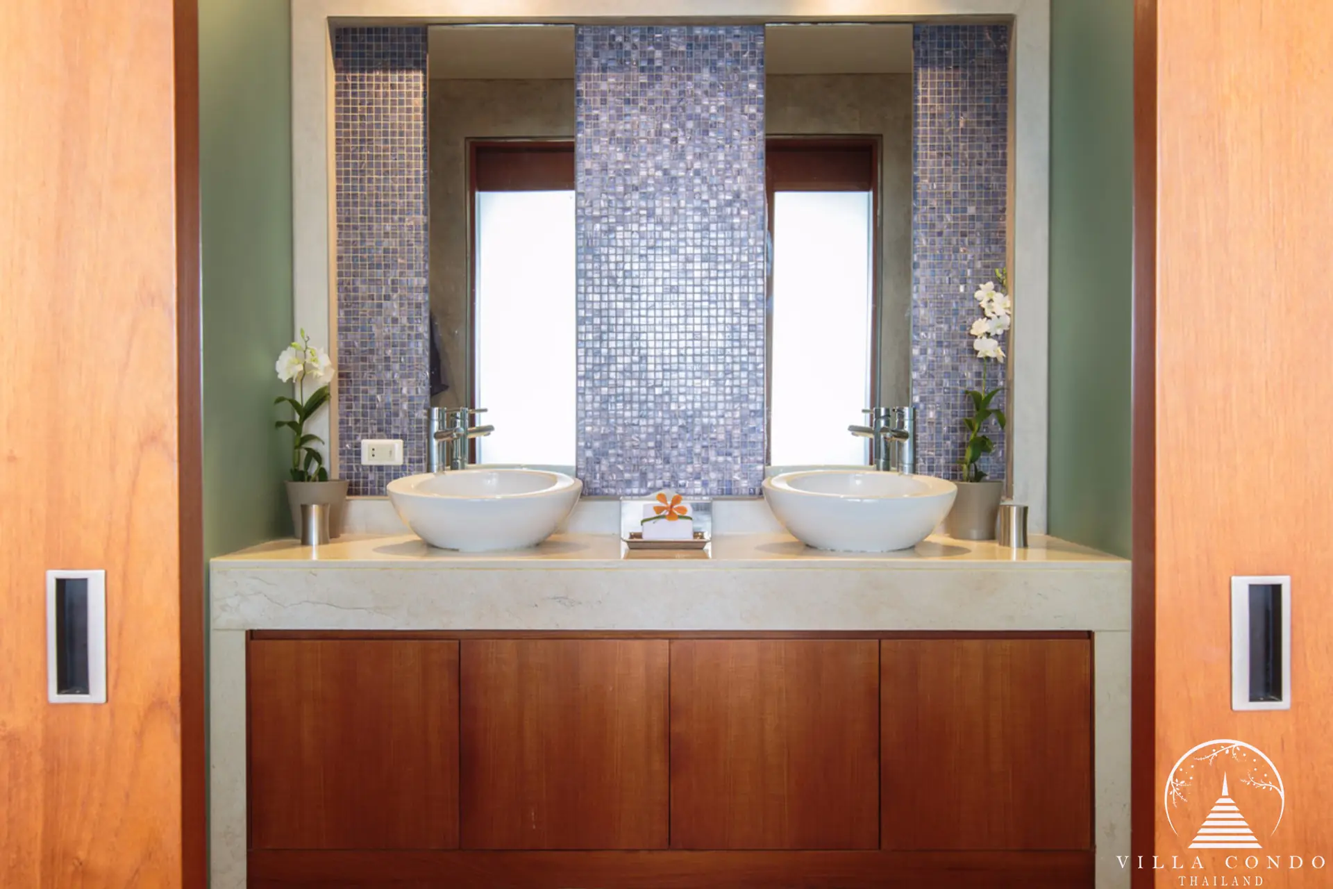 Master bathroom at Villa Hale Malia Kamala