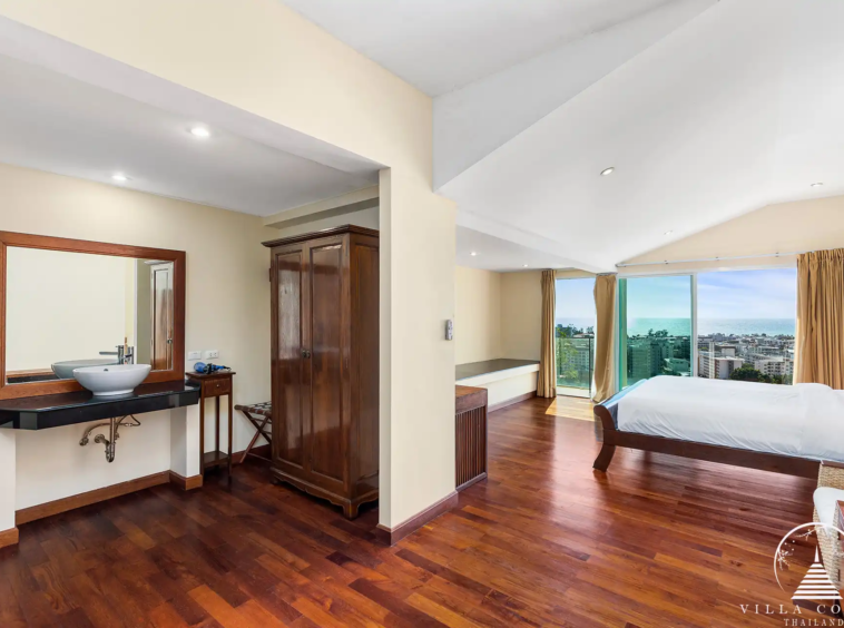 Luxurious Bedroom in Villa Yoosook Patong