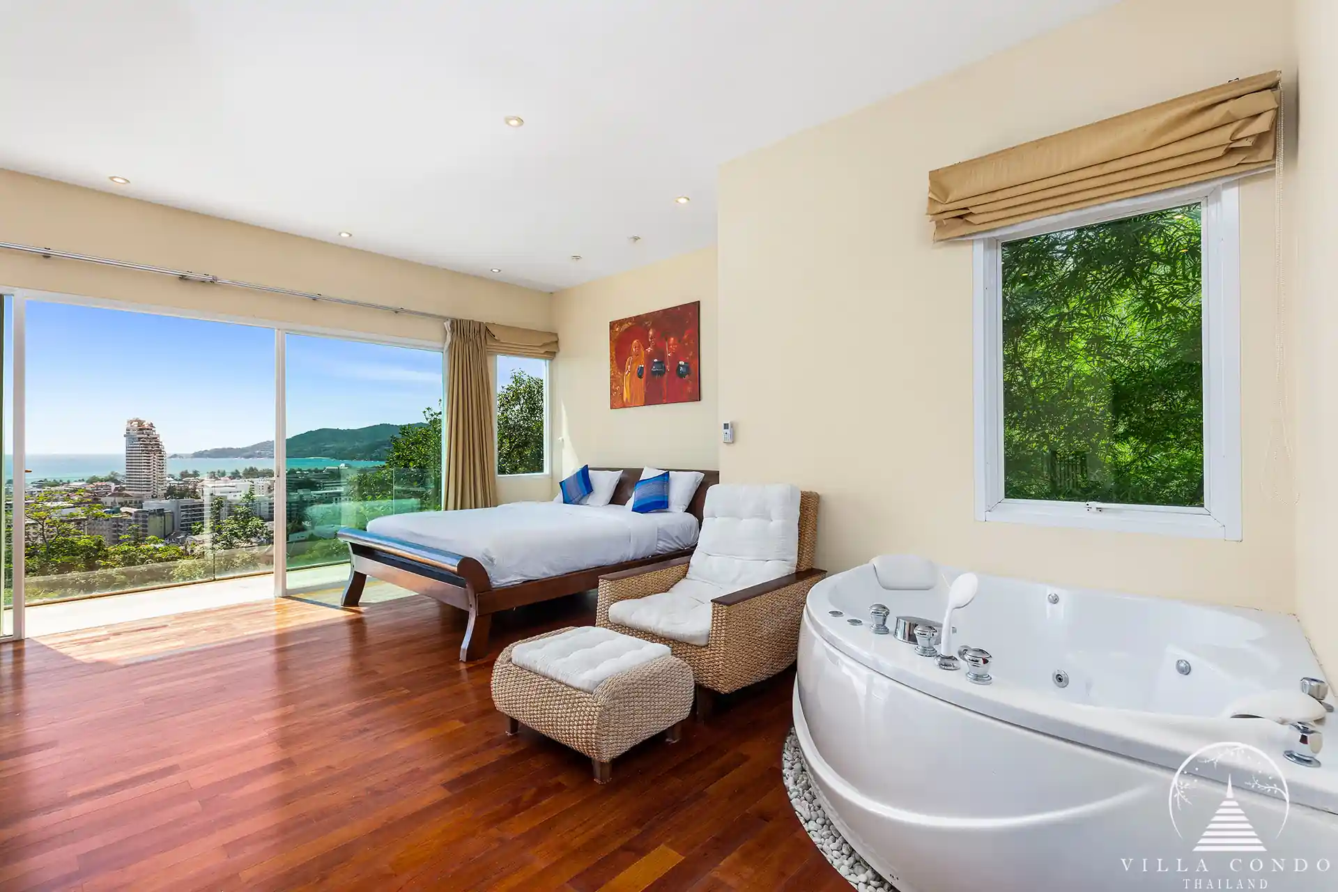 Luxurious Bedroom in Villa Yoosook Patong