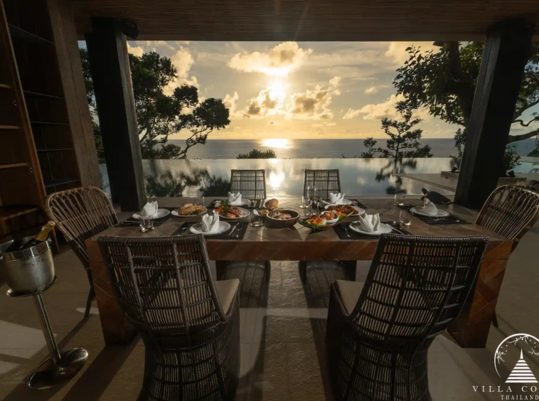 Villa Amarisa outdoor dining area with a sea view.