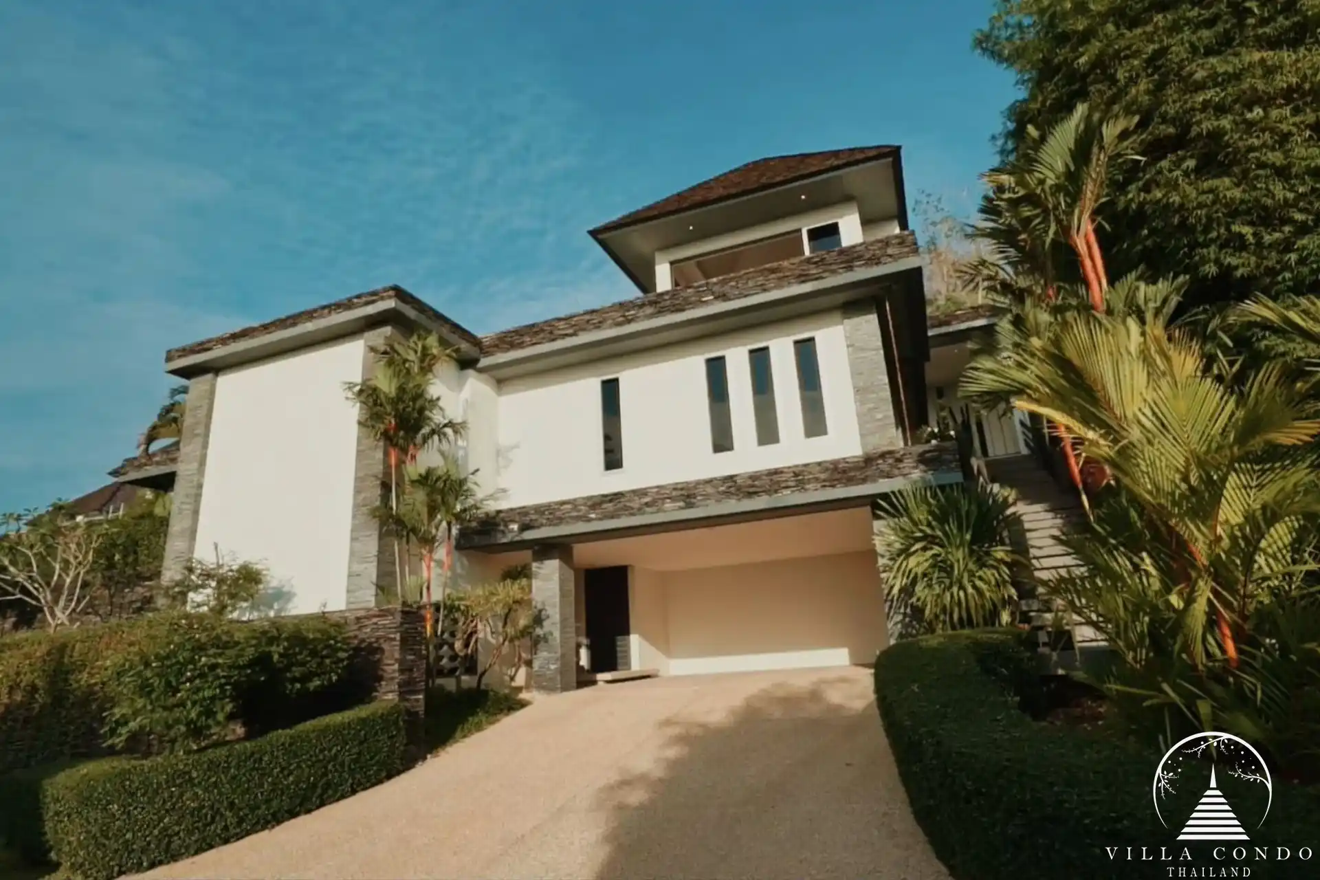 Entrance to Villa Bauhinia with beautiful landscaping