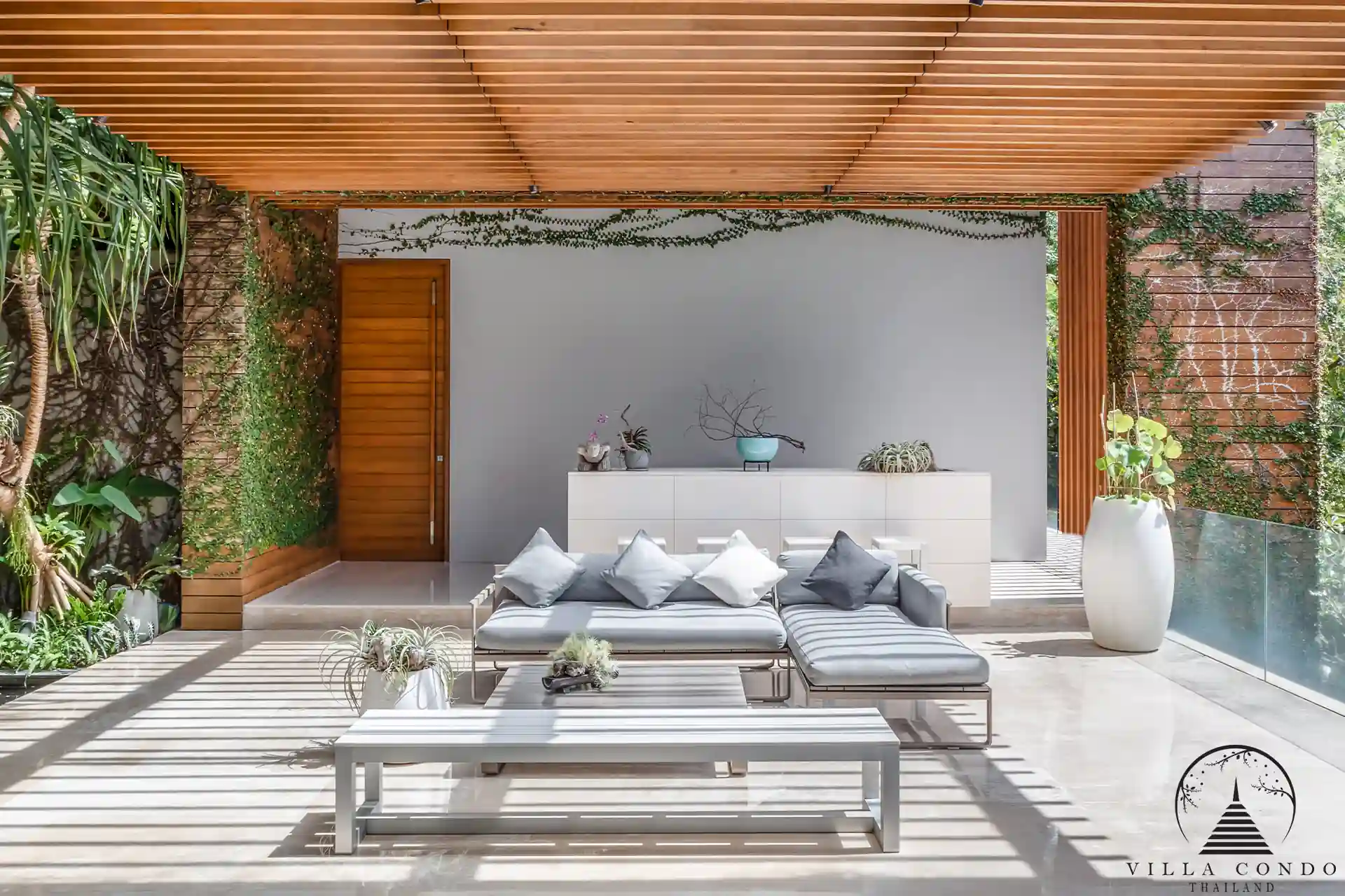 Outdoor lounge area at Villa Mayavee with panoramic views