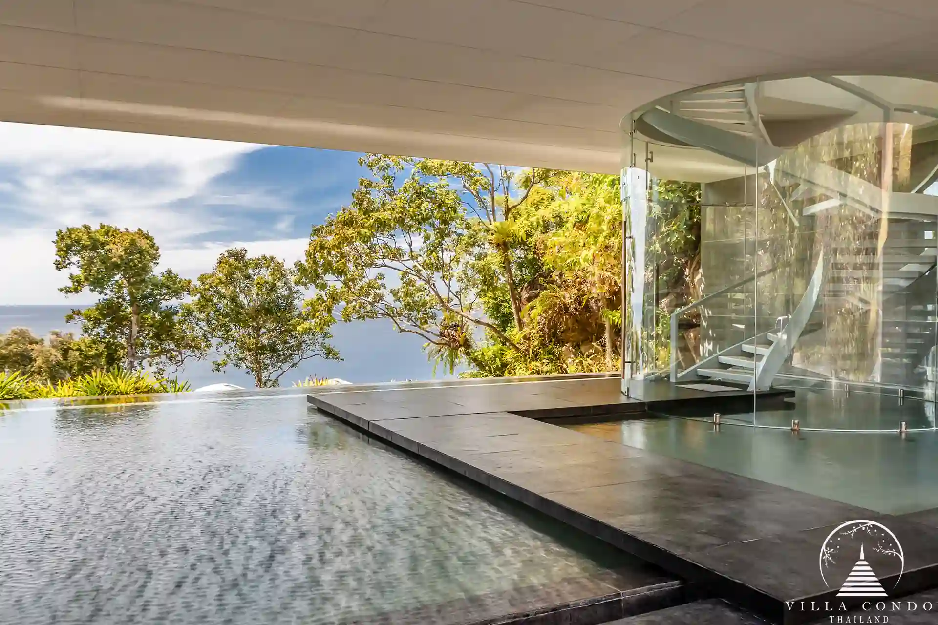 Outdoor lounge area at Villa Mayavee with panoramic views