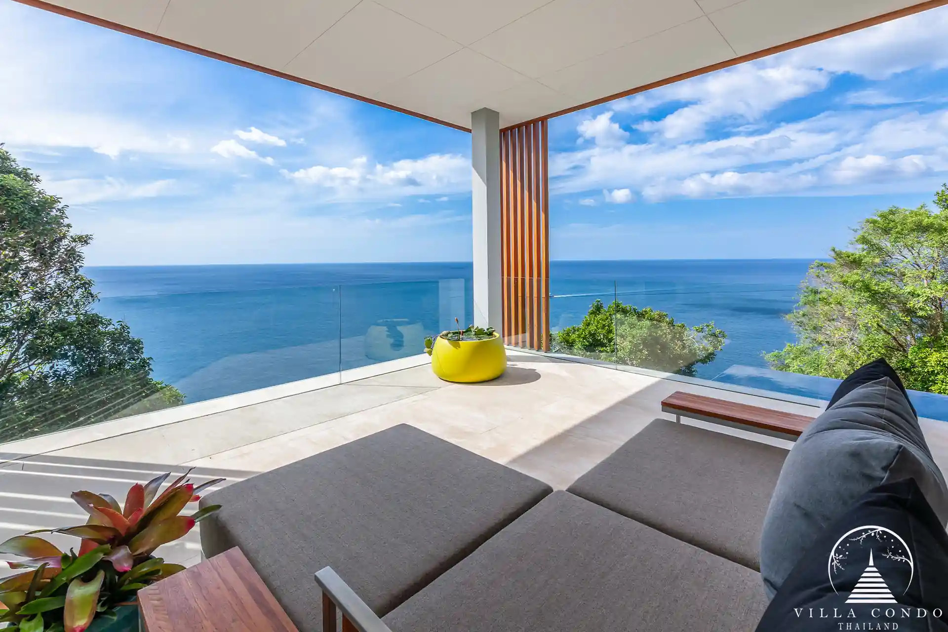 Spacious balcony at Villa Mayavee with stunning ocean views