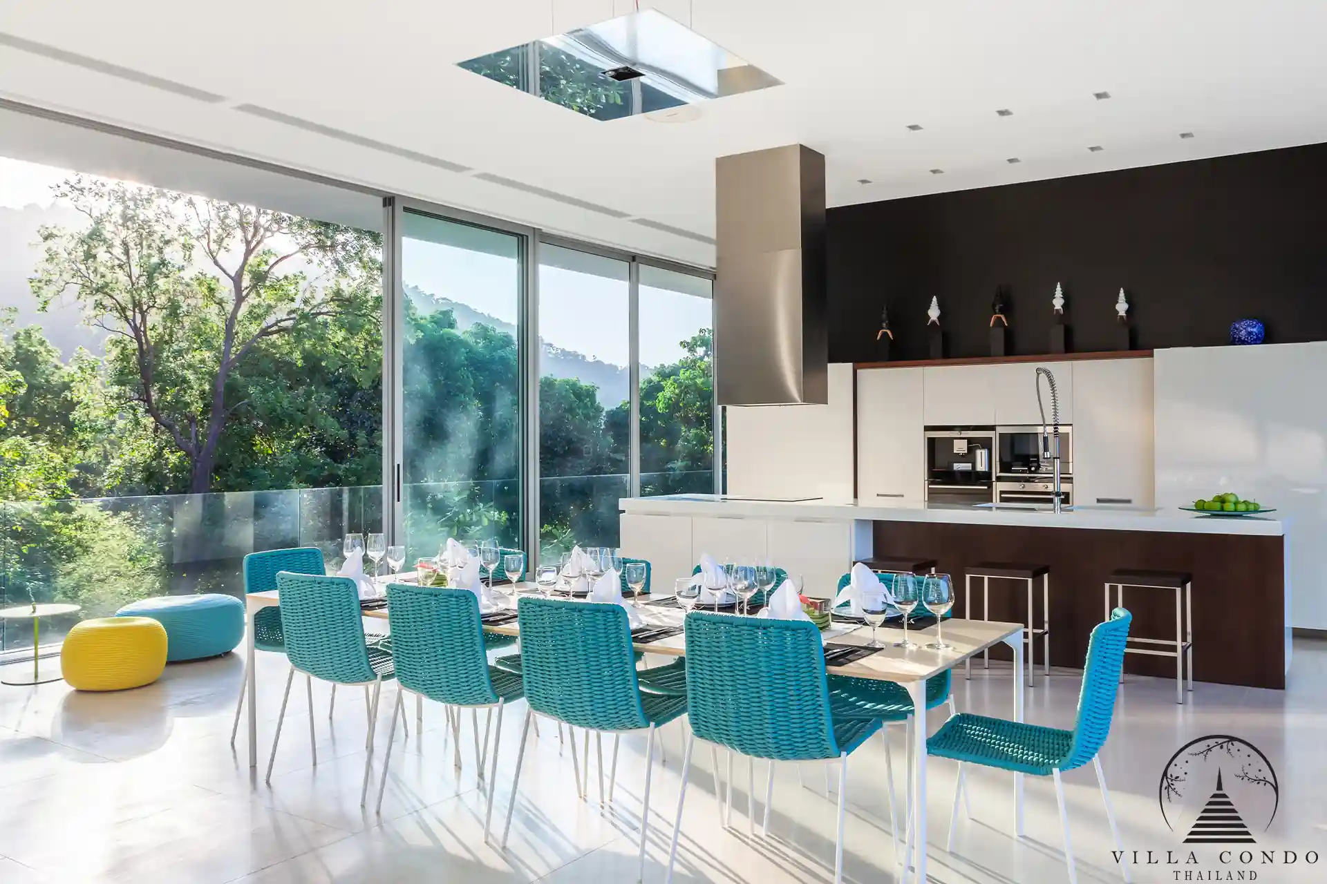 Elegant dining area in Villa Mayavee with ocean view