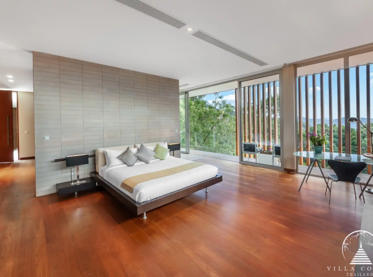 Master bedroom in Villa Mayavee with private pool access