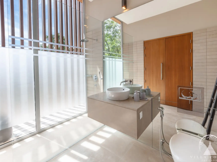 Elegant bathroom in Villa Mayavee with modern amenities