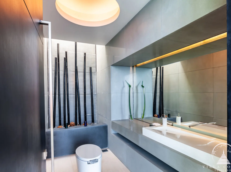 Elegant bathroom in Villa Mayavee with modern amenities