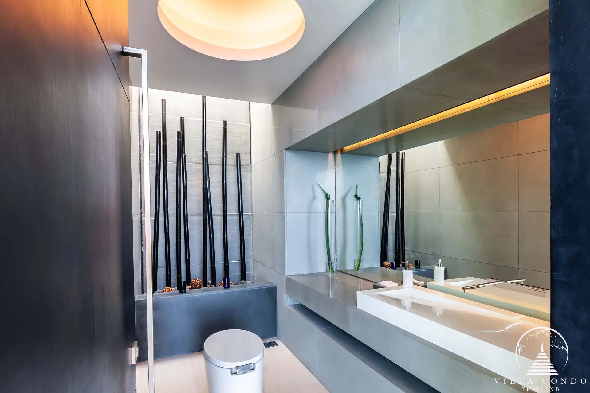 Elegant bathroom in Villa Mayavee with modern amenities