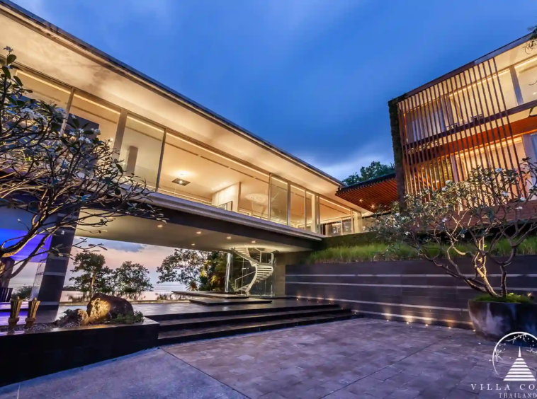 Grand entrance of Villa Mayavee with water feature