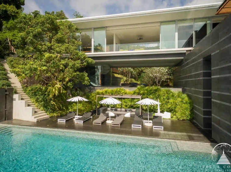 Lush garden area surrounding Villa Mayavee