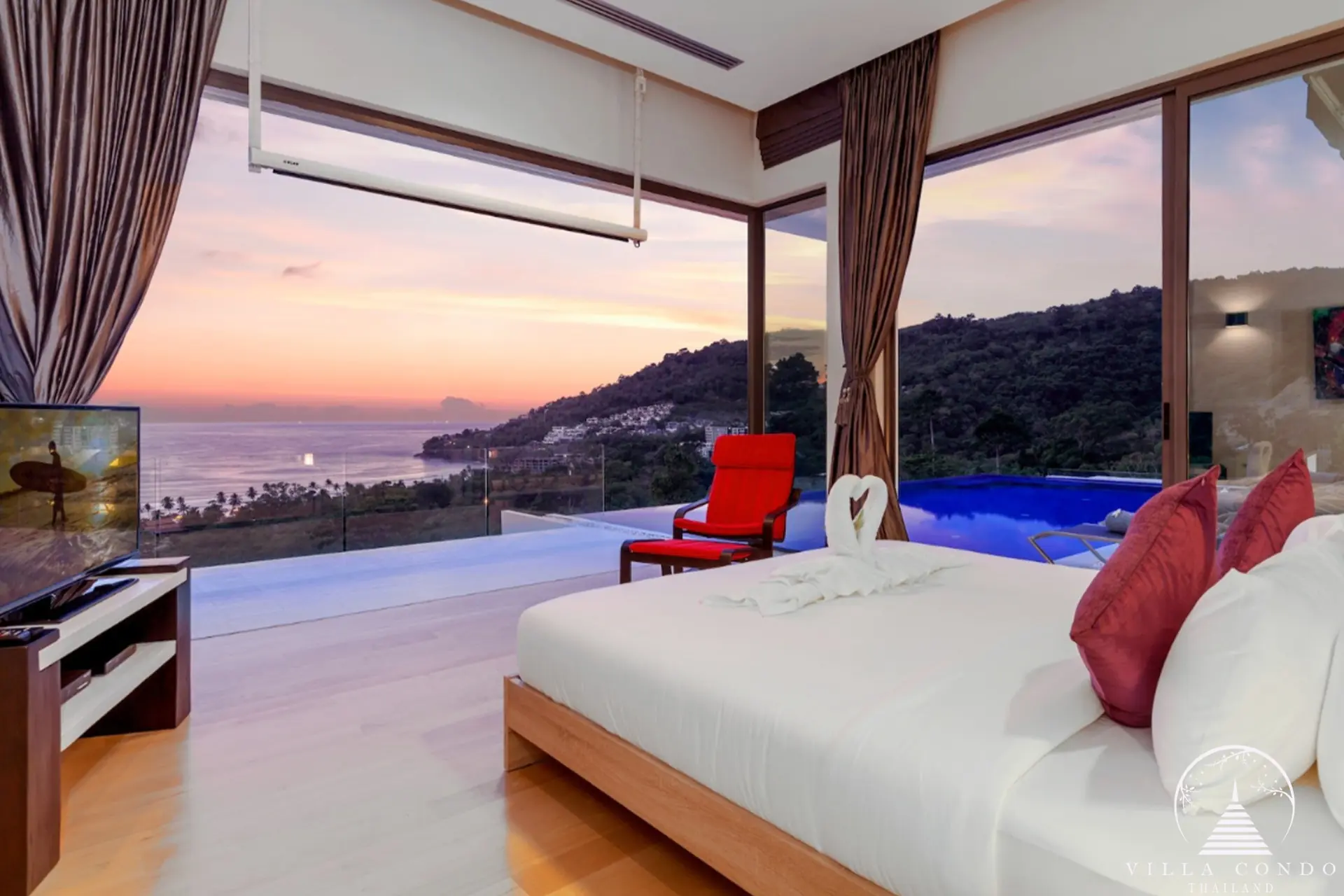 Villa Rockstar Kalim Phuket bedroom with pool access
