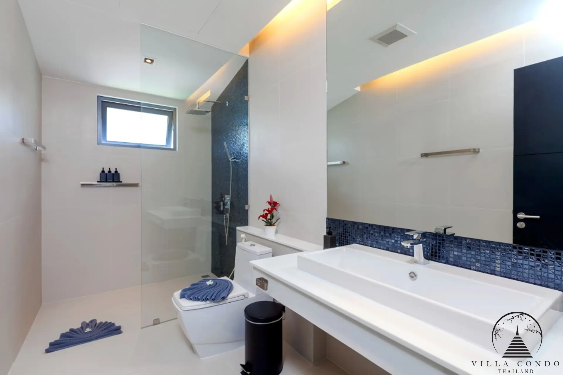 Villa Rockstar Kalim Phuket elegant bathroom