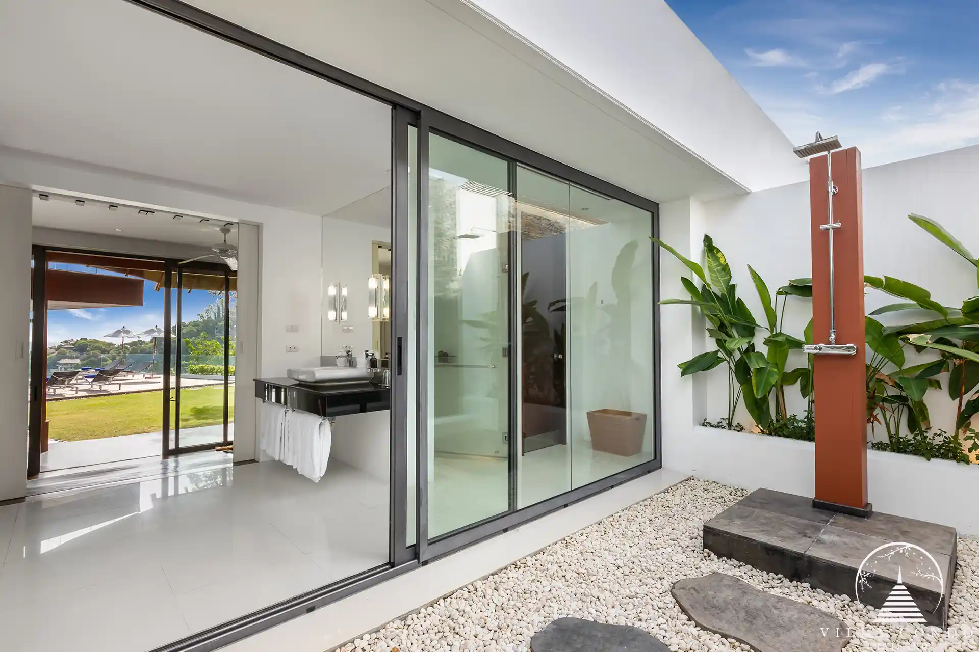 Villa Santisuk Kamala Headland outdoor shower